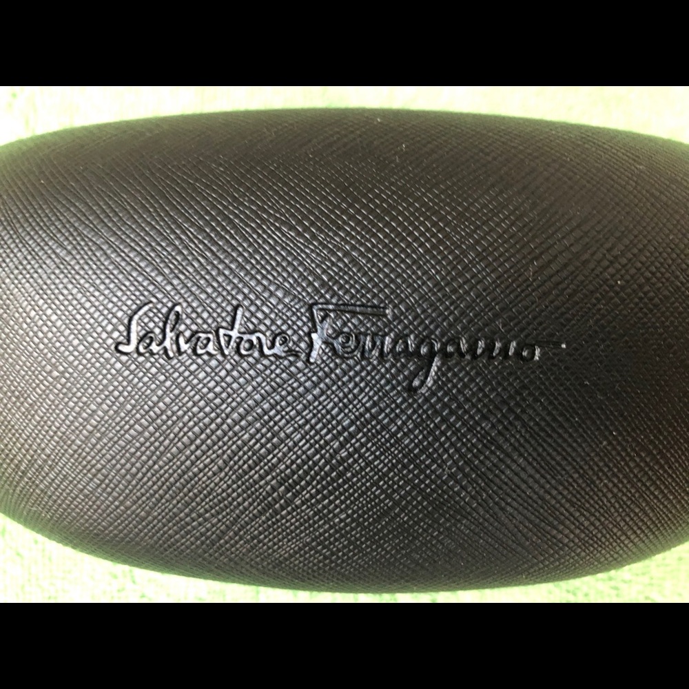 New Salvatore Ferragamo Black Hard Sunglasses Case/Dust Bag/Sealed Cloth - Picture 3 of 4
